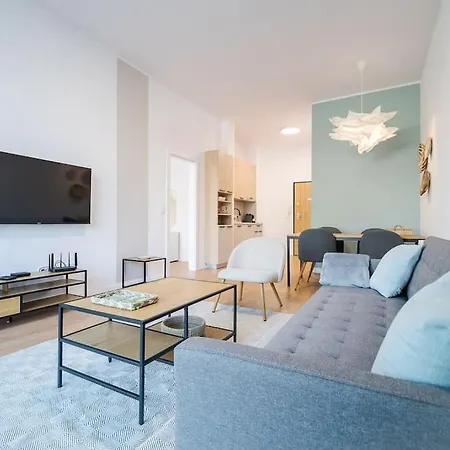 Apartamento Mycampus 1 Bdrm, 4, Free Parking, Garden, Self Check-in *