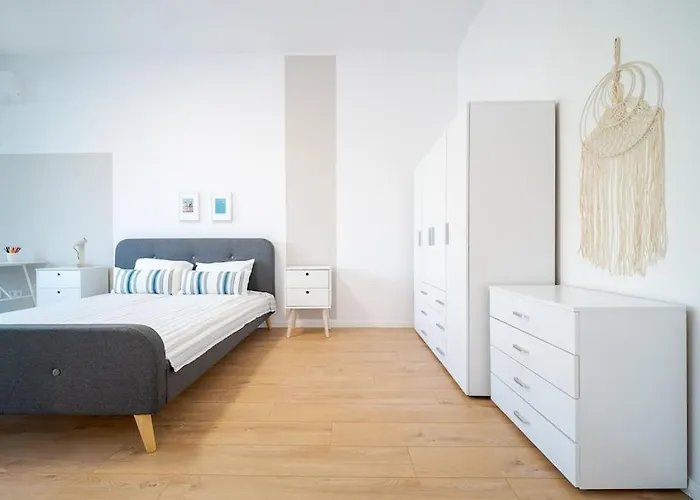 Mycampus 1 Bdrm, 4, Free Parking, Garden, Self Check-in דירה