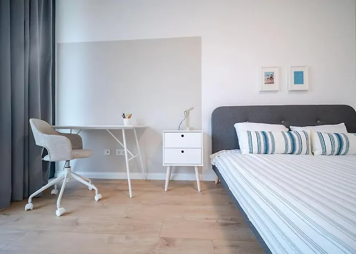 Mycampus 1 Bdrm, 4, Free Parking, Garden, Self Check-in アパート